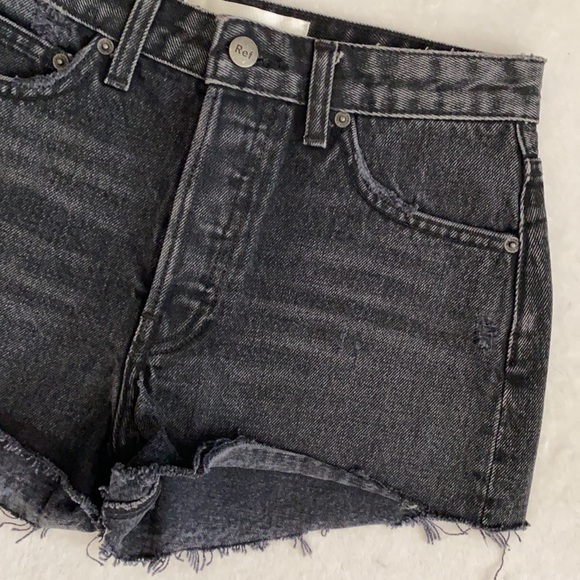 Reformation | High Rise Button Fly Raw Hem Denim Jean Shorts LY864 Black/Gray 24 - Picture 5 of 13